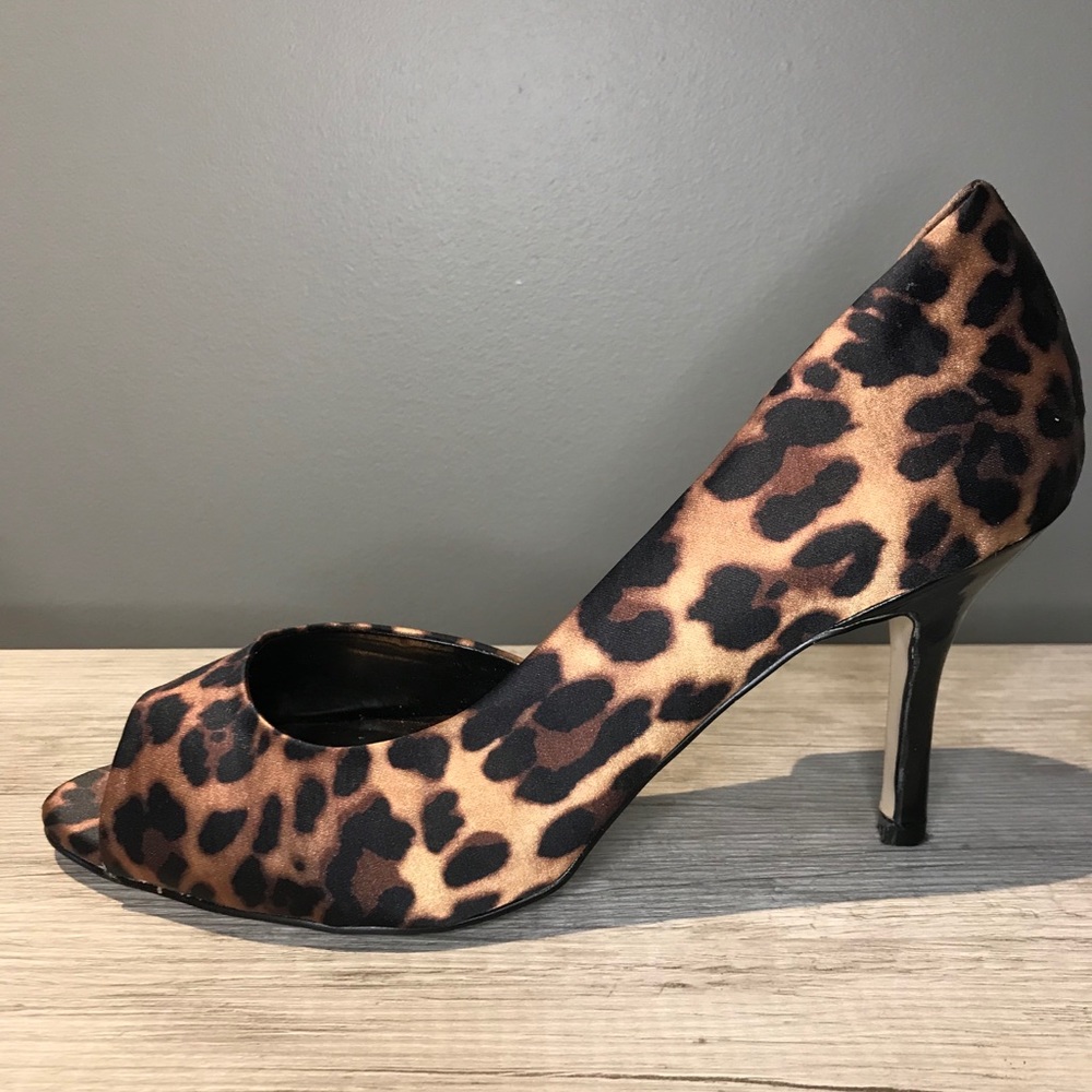 Elegant Leopard Print Open Toe Heels